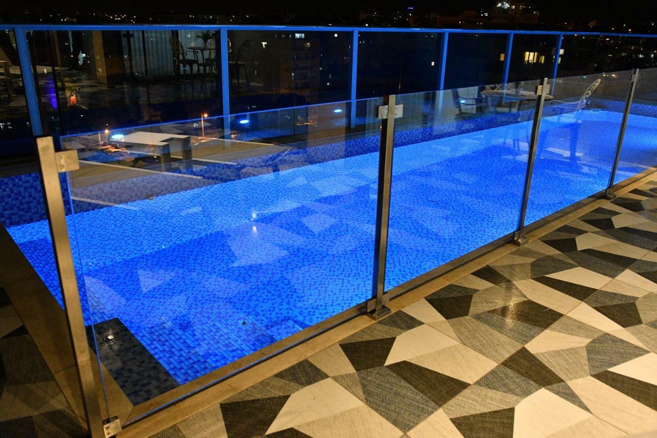 Luxury Rooftop Apartment In Netanya Exterior photo