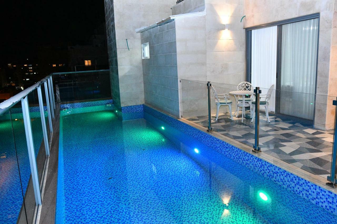 Luxury Rooftop Apartment In Netanya Exterior photo