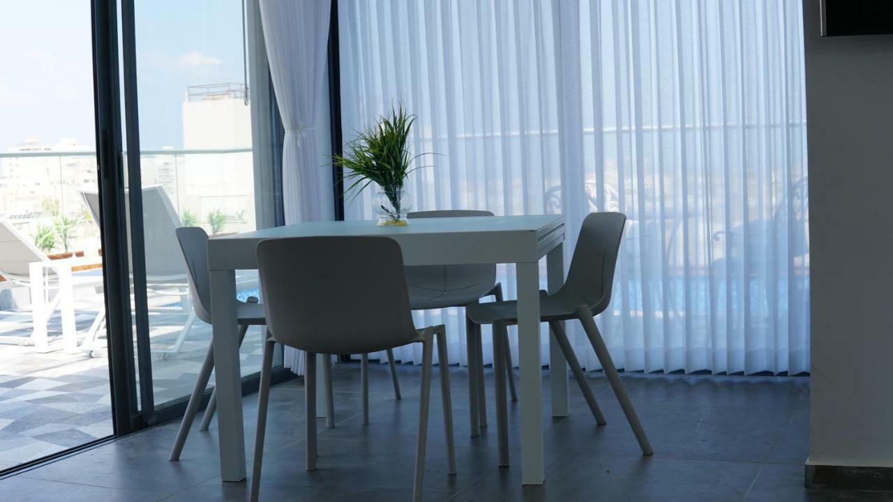 Luxury Rooftop Apartment In Netanya Exterior photo
